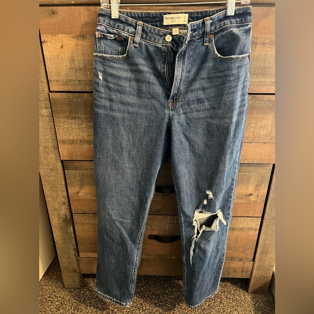 Abercrombie Curve Love The Mom High Rise Jean